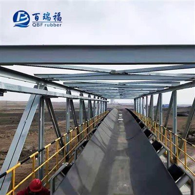 Kylmää kestävä kuljetinhihna